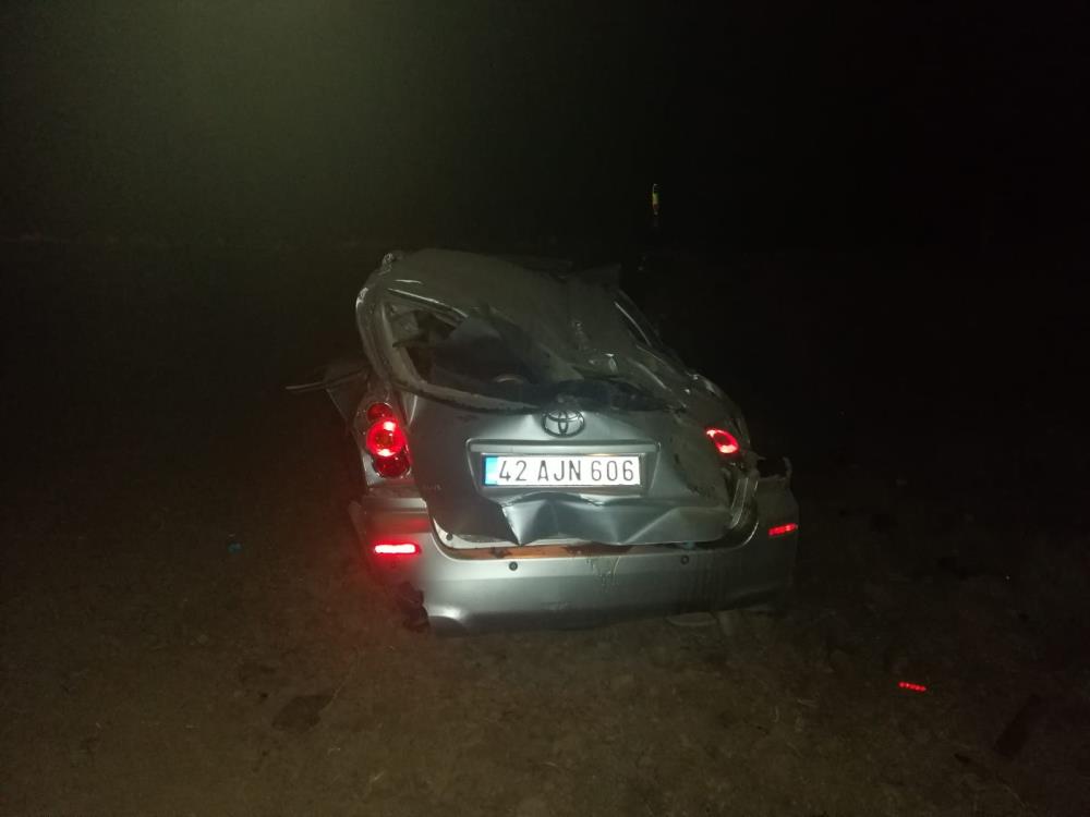 Konya'da tren içinde 5 kişinin olduğu otomobile çarptı