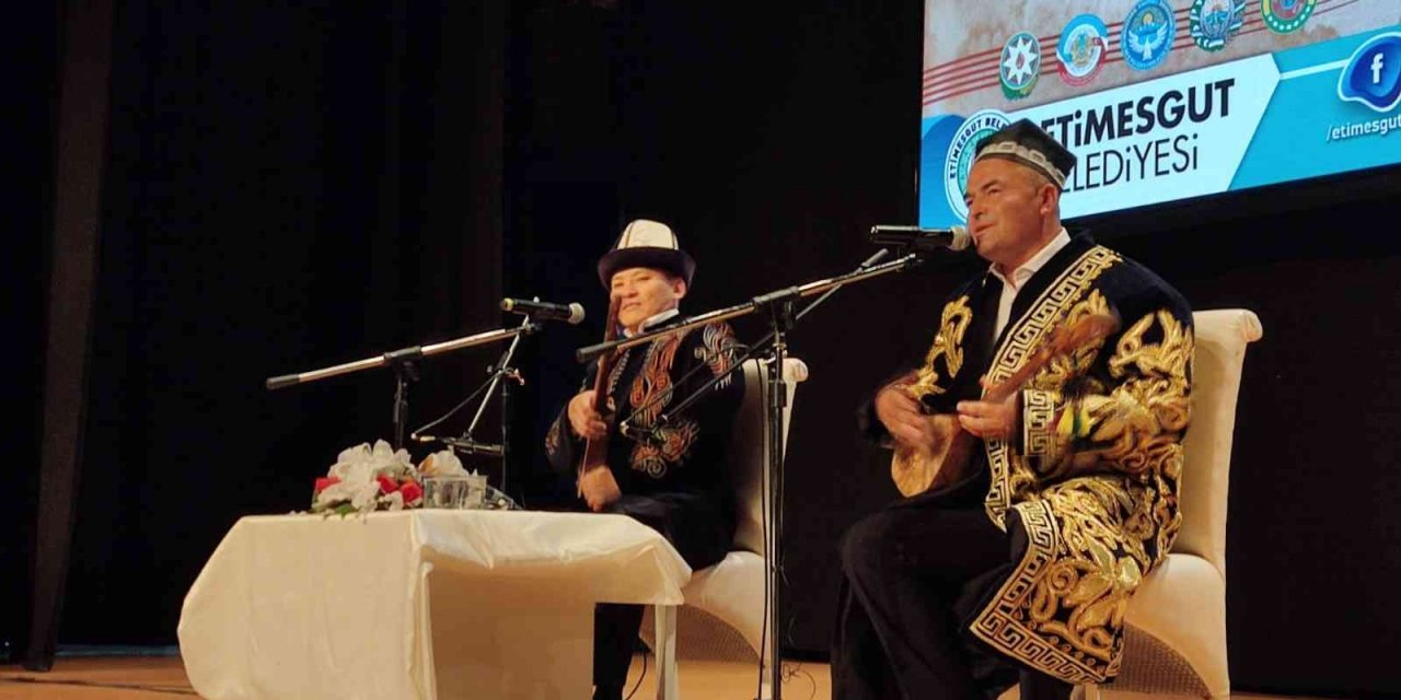 Türk dünyasının usta ozanları bağımsızlığın 30'uncu yılında Ankara’da atıştı