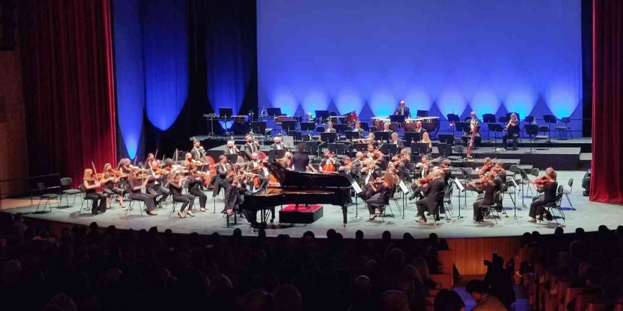 Londra Filarmoni Orkestrası yenilenen AKM'ye hayran kaldı