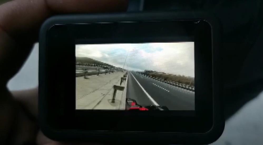 Kendi ölümünü kaydetti! 300 kilometre hızla bariyere vurdu | VİDEO