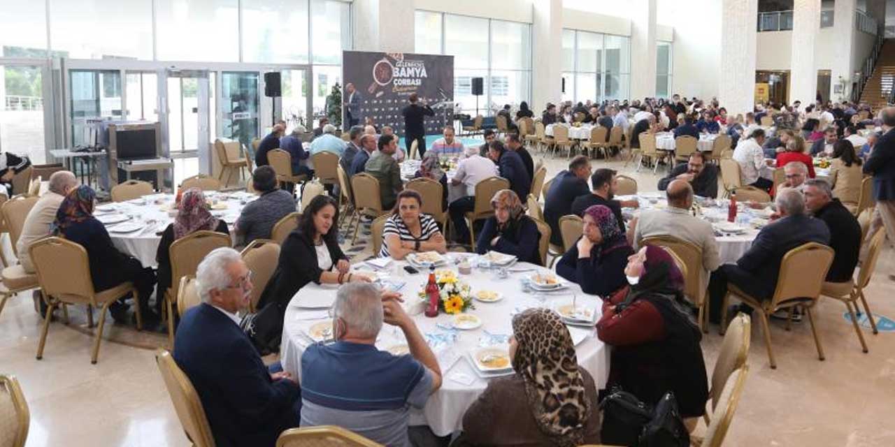 Antalya'daki Konyalılar bamya çorbası etkinliğinde bir araya geldi