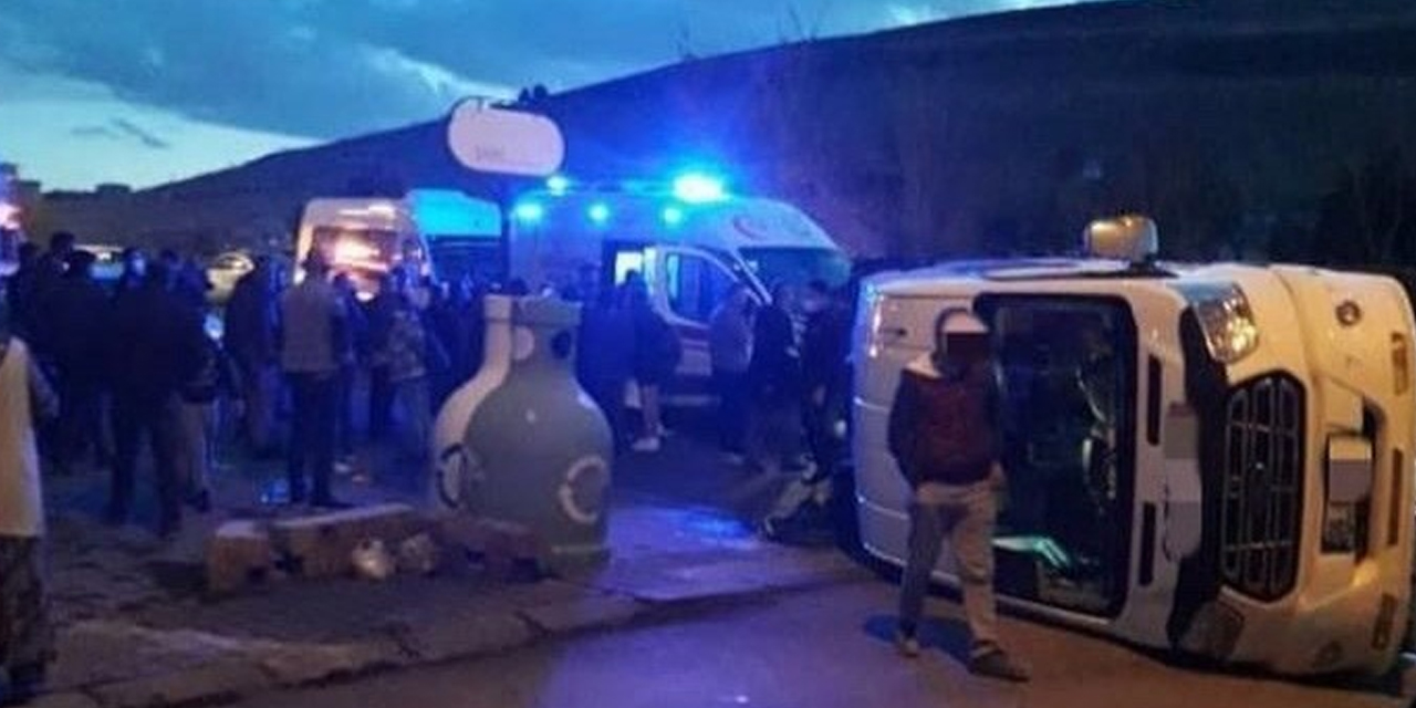 Ankara’da okul servisi devrildi! 6 ilkokul öğrencisi yaralandı