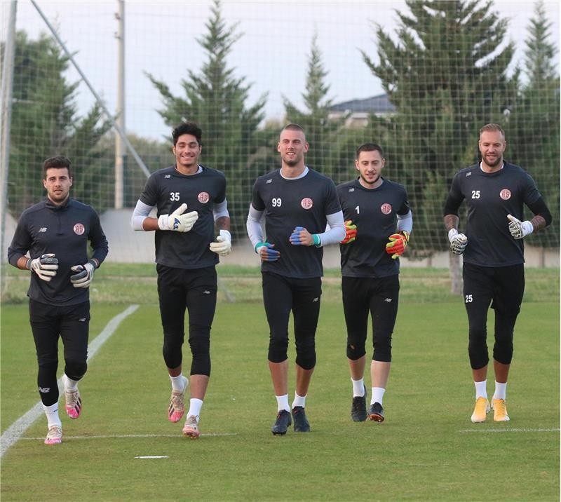 Antalyaspor Altay karşısına 5 eksikle çıkacak