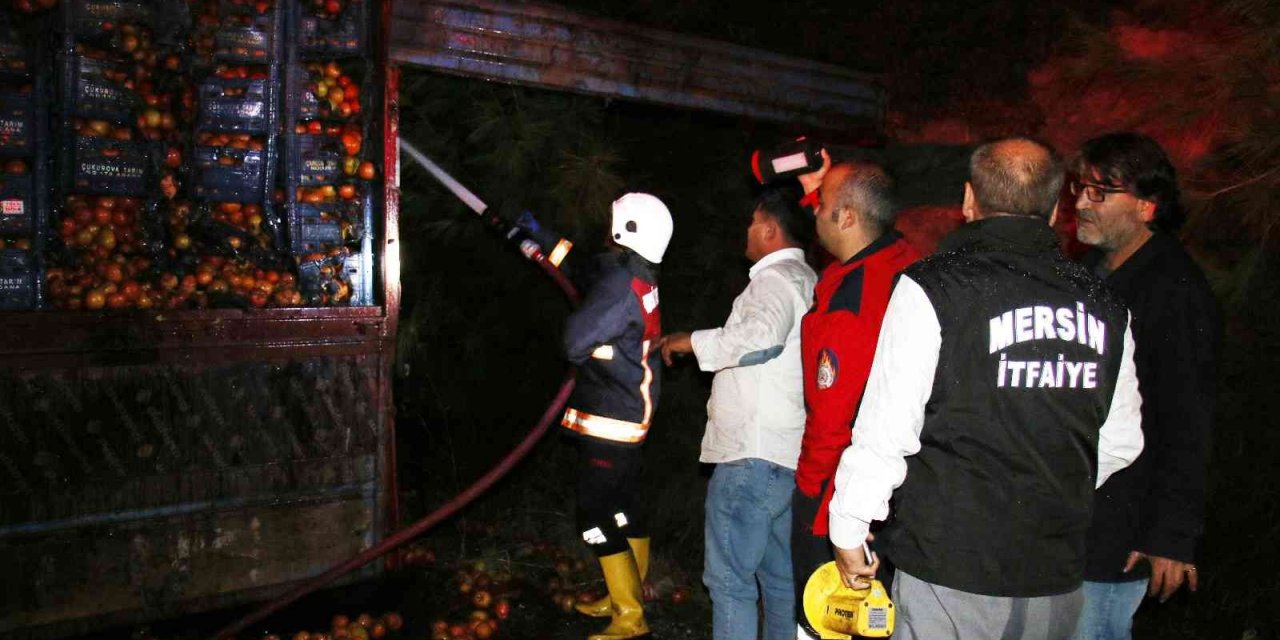 Seyir halinde alev alev yanan kamyondan son anda kurtuldular