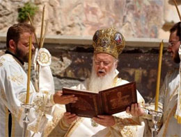 Yunan basını ayin için neler yazdı?