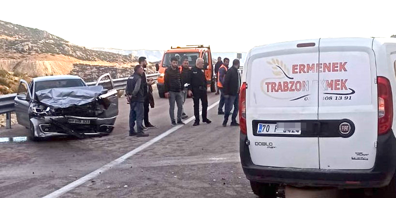 Ermenek'te ekmek taşıyan araç otomobille çarpıştı! 4 yaralı