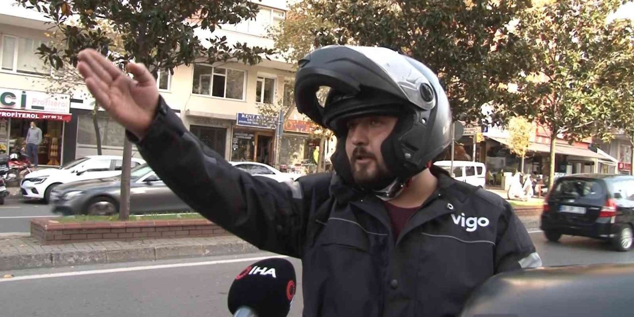 Ceza kesilen motosikletli böyle tepki gösterdi: Duran yayaya ‘Buyurun geçin’ diyemem ki!