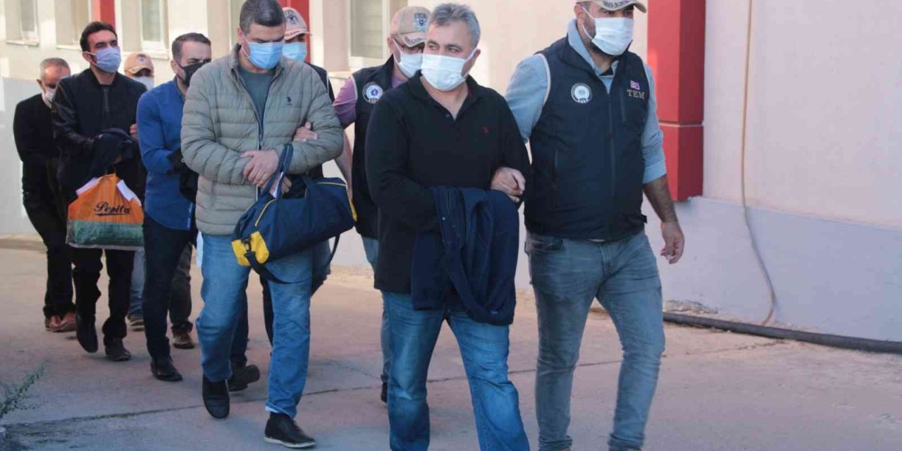 Adana’da FETÖ'nün mahrem yapılanmasına operasyon! 5 tutuklama
