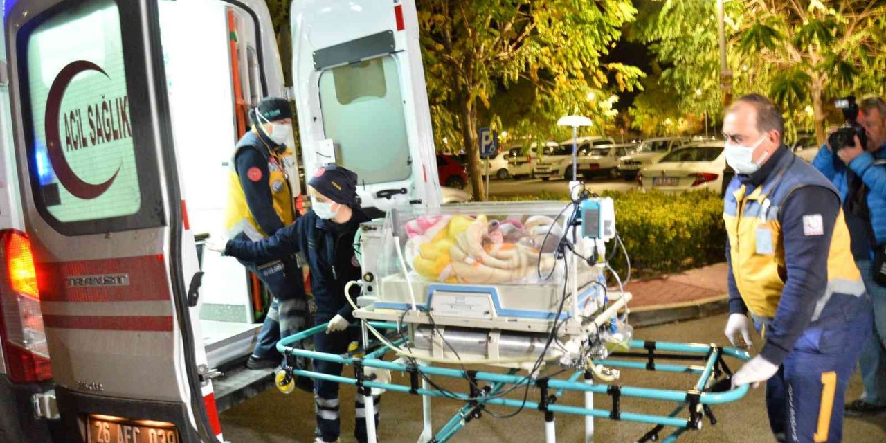 Hidrosefali hastası Gözel bebek ambulans uçakla Kars'tan Eskişehir’e getirildi