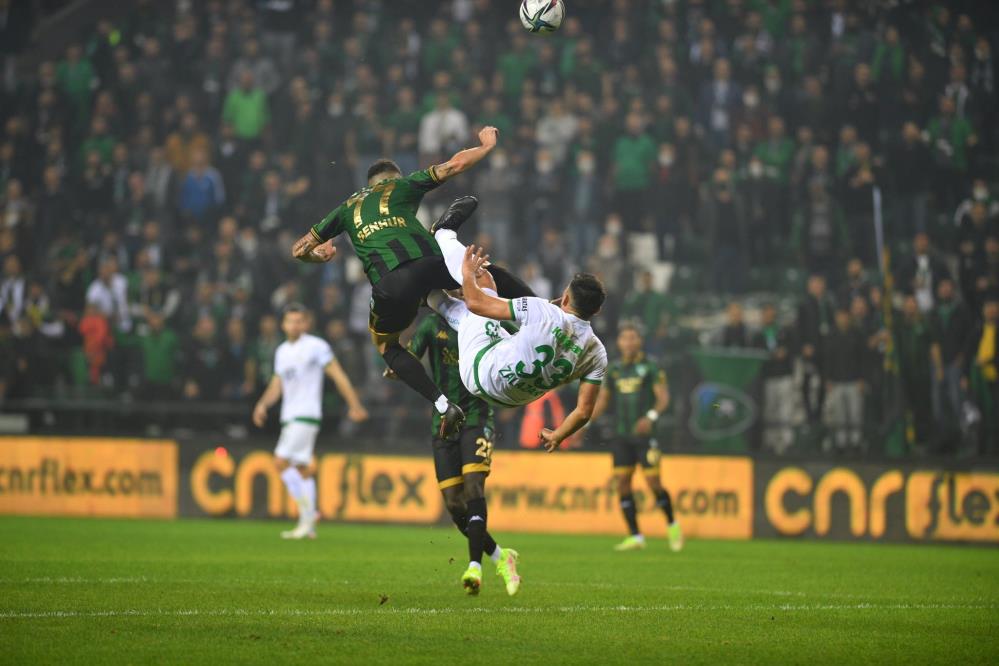 Bursaspor maçında korku dolu anlar! Zalazar hafıza kaybı yaşadı