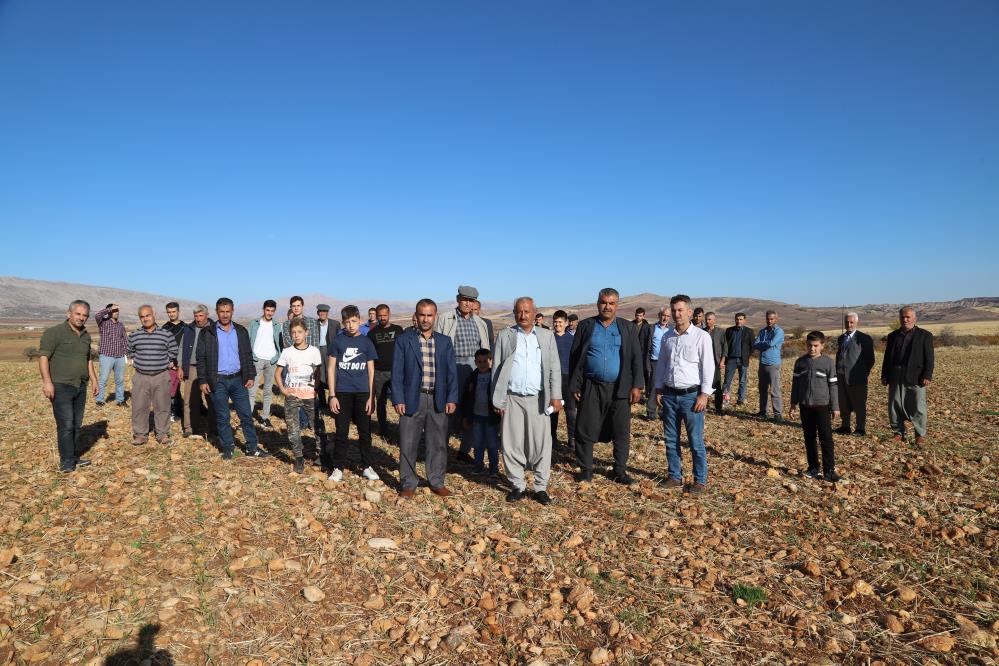 Toprağı olacağı hayali olan köylü hiç bir şey anlamadı