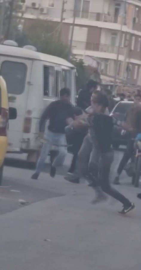 Antalya'da korkunç görüntü: Döner bıçaklarıyla birbirlerine girdiler