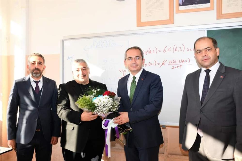 Konya'da 39 yıllık öğretmene kaymakamlı sürpriz veda