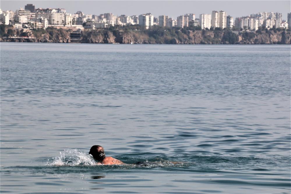 Konya'nın sınır komşusu Antalya'da yazdan kalma günler