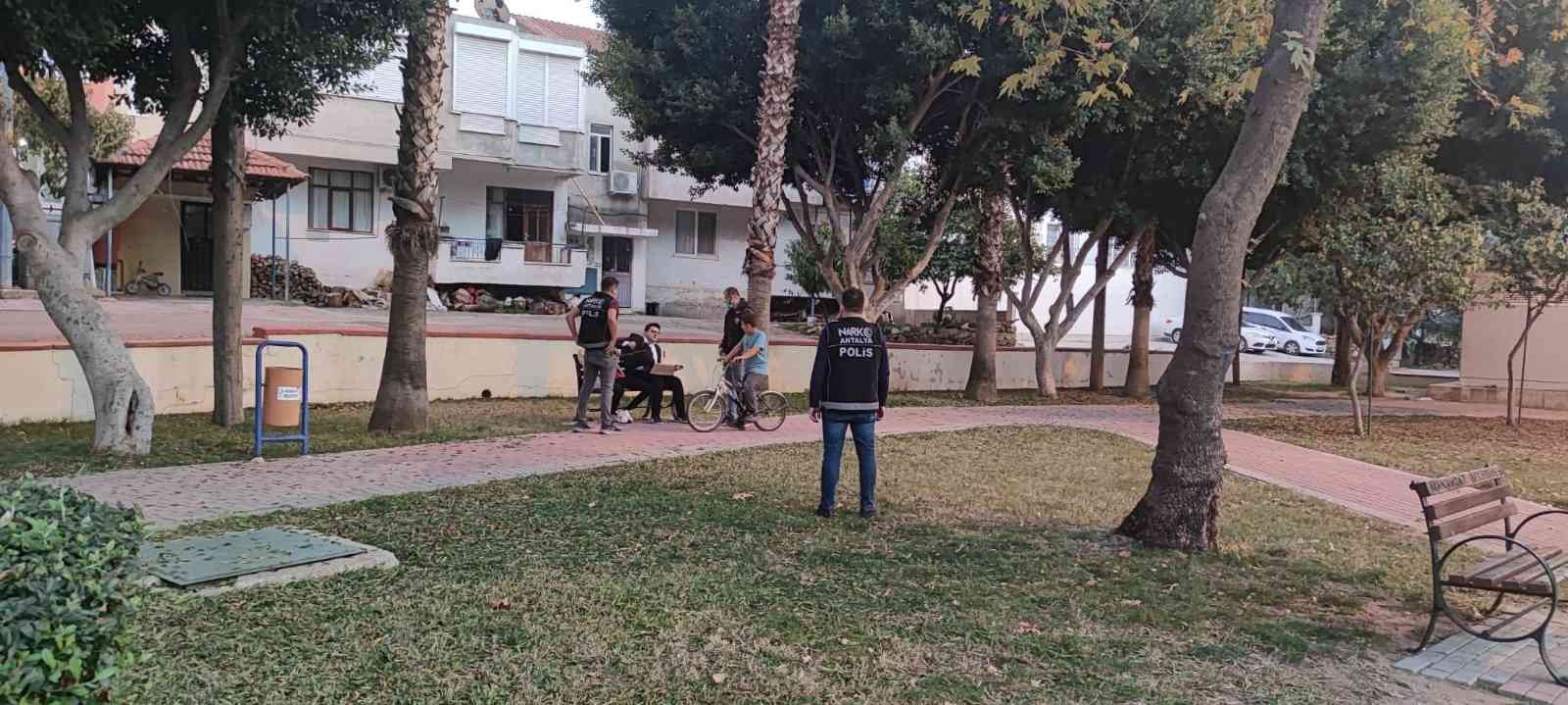 Antalya'da metruk binalara emniyet önlemi