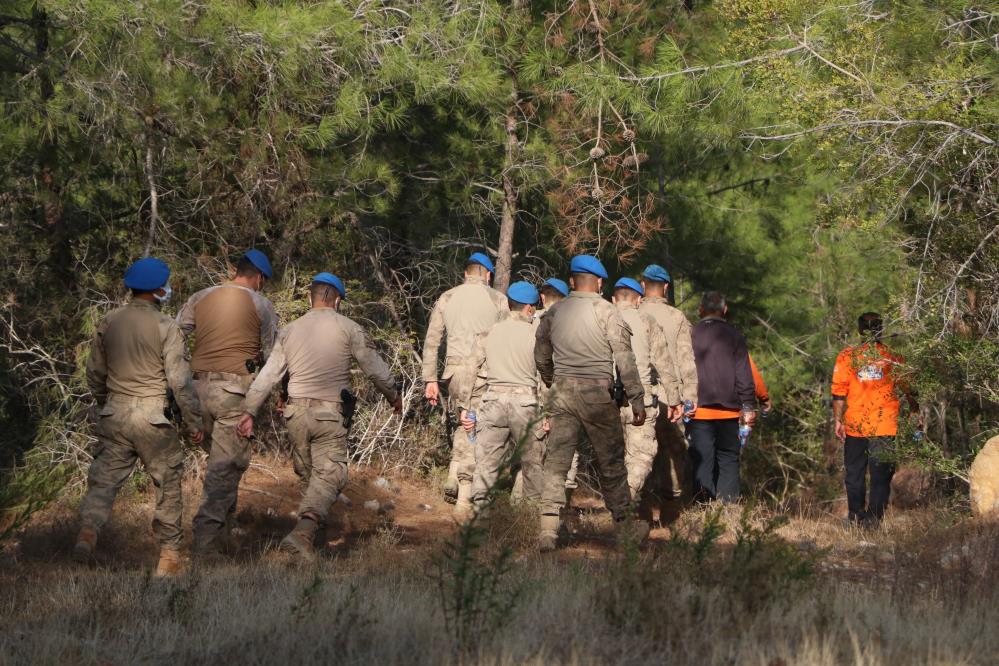 Komandolar Konya sınırındaki dağlarda Müslüme'yi arıyor