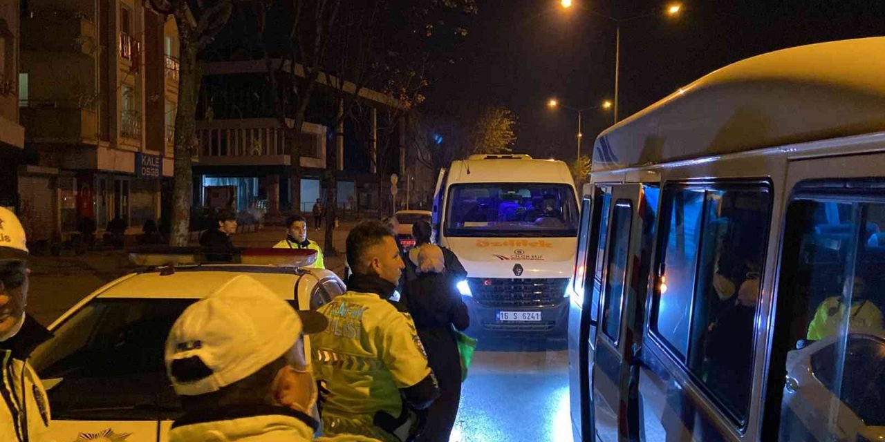 Güzargah dışı yolcu taşıyan servis minibüsü trafikten men edildi!