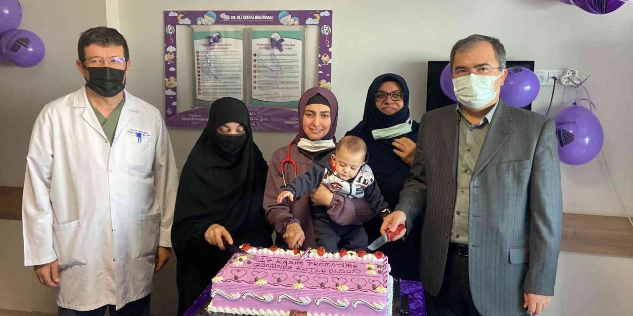 Konya'da prematüre çocuklar için pastalı etkinlik