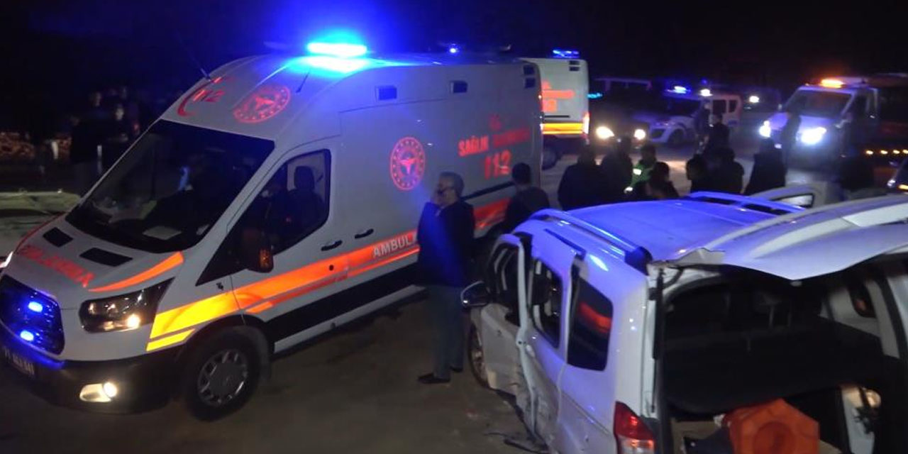 Sivil narkotik polisi aracı kaza yaptı! 2'si polis 3 yaralı