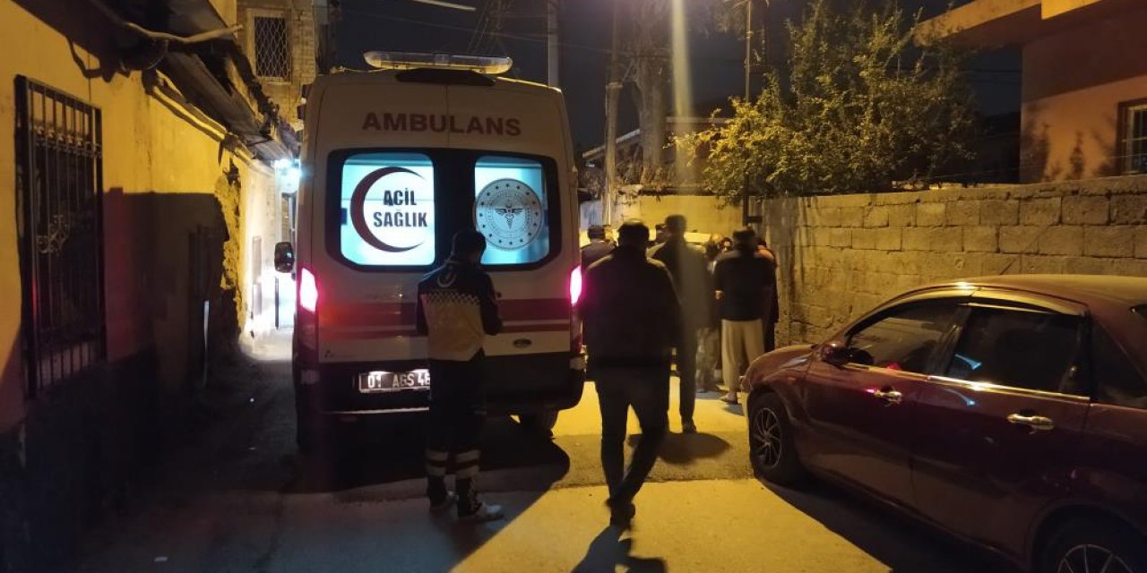 Komşu kavgası kanlı bitti! 1'i ağır 2 yaralı