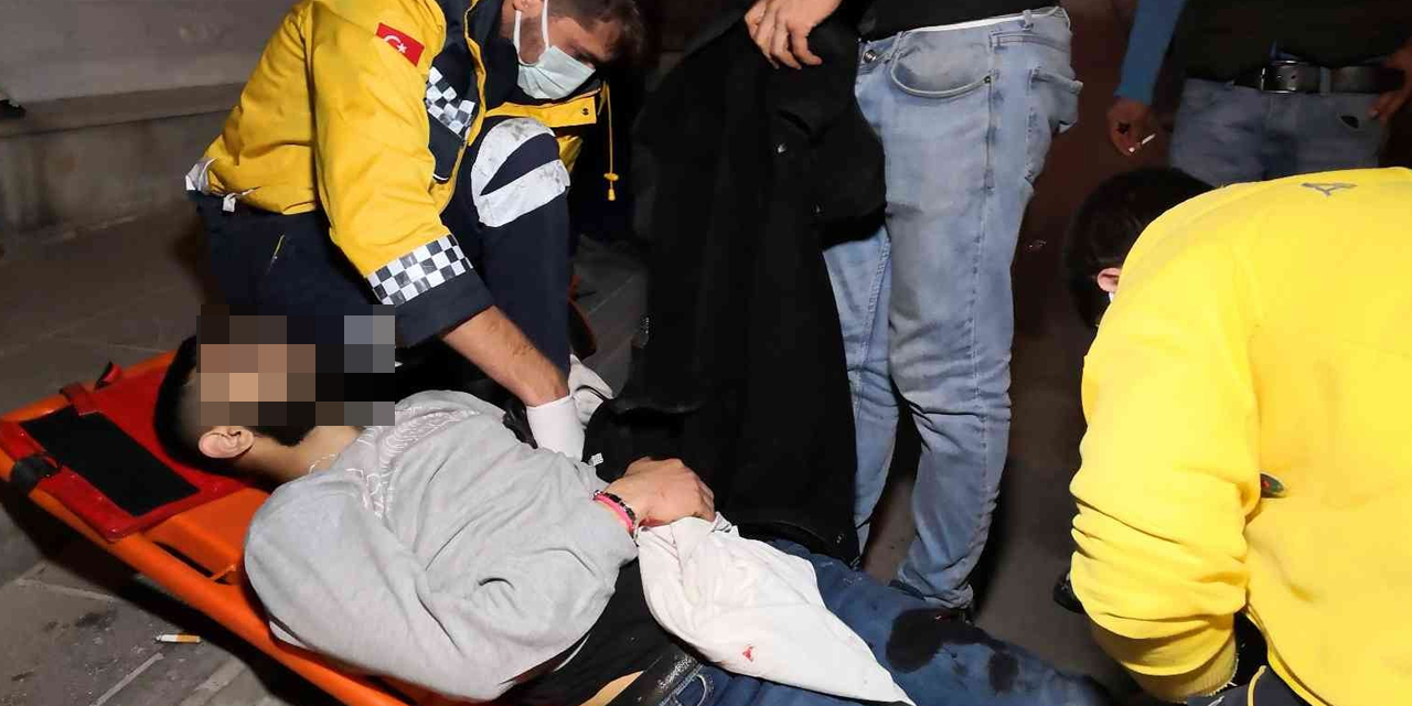 Alacak verecek kavgasında bıçaklanan genç “Dikişten korkarım, ölmek istiyorum” diye bağırdı