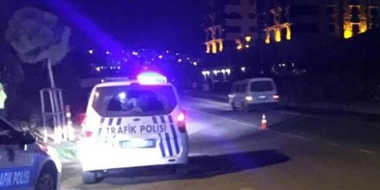 Akçaabat'ta 'dur' ihtarına uymayan ehliyetsiz ve alkollü sürücü polise çarpıp kaçtı!