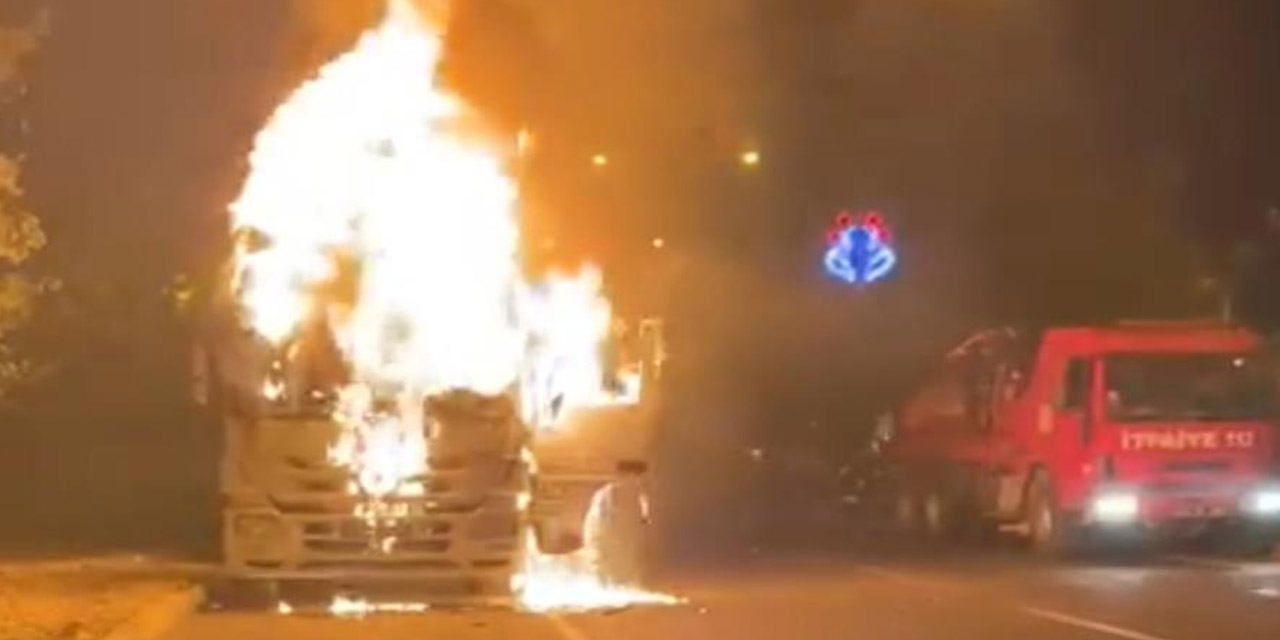 Seyir halindeki tır alev topuna döndü
