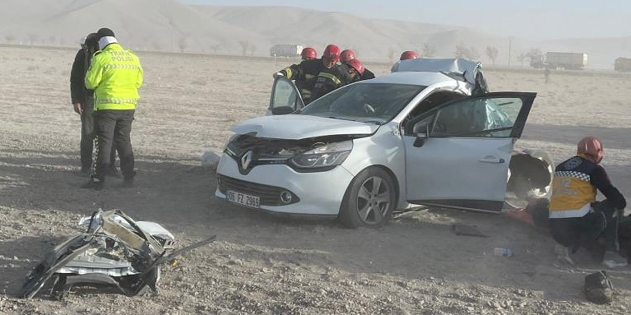 Konya – Aksaray yolunda kamyon otomobile çarptı! 2 ölü 1 yaralı