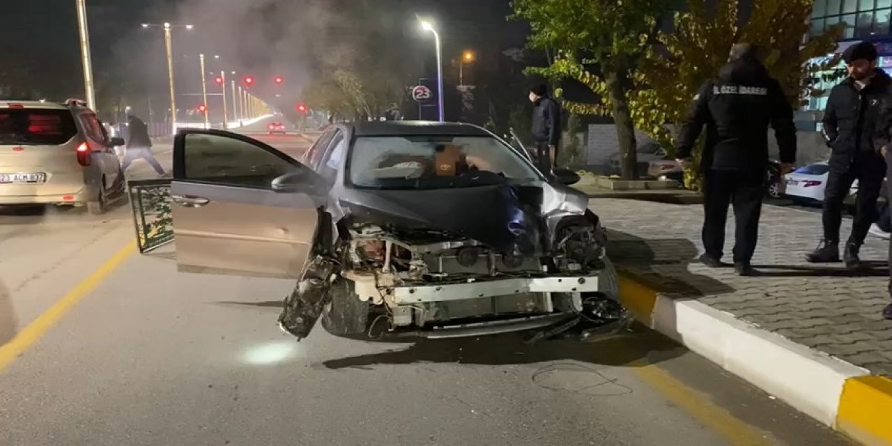 Otomobil karşı şeride uçtu! Sürücü yaralandı