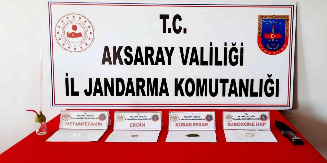 Jandarmadan uyuşturucu tacirlerine eş zamanlı operasyon! 2'si kadın 5 gözaltı