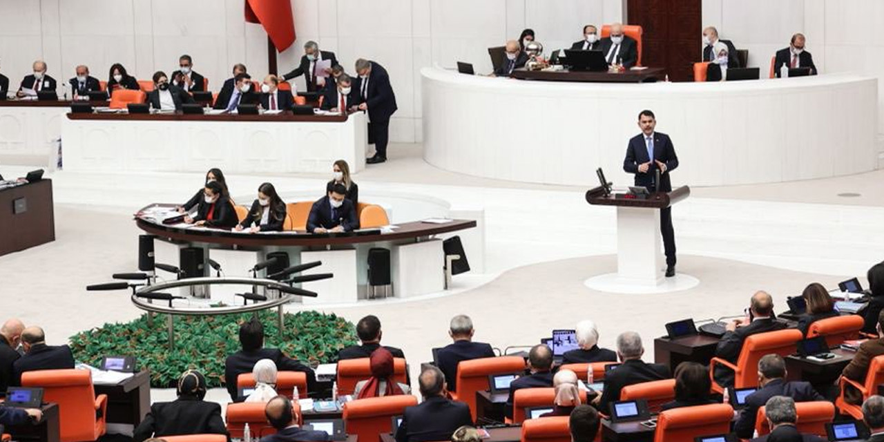 Bakan Kurum'dan HDP'li vekillere ayar: Millet size yetkiyi verip de terörü destekleyecek bütçe yaptırmaz