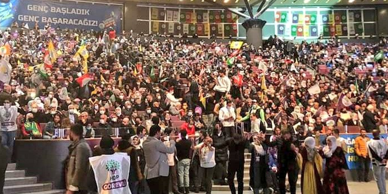 HDP’nin PKK marşı çalınan İstanbul Kongresine suç duyurusu!