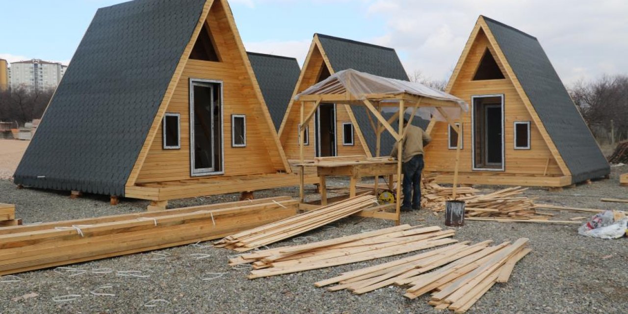 Bungalov ev yapıyor siparişe yetişemiyor