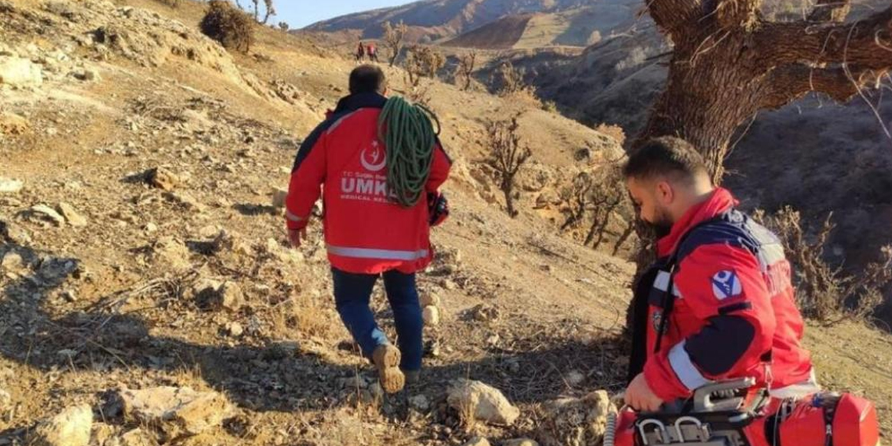 15 yaşındaki çoban Habib Gökçe hayvanlarını otlatırken kayalıklardan düşerek öldü