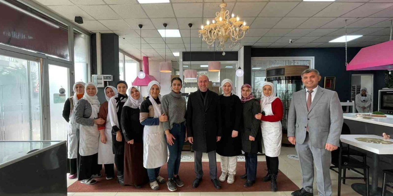 Pekyatırmacı Kılınçarslan Mahallesi'nde esnafla buluştu