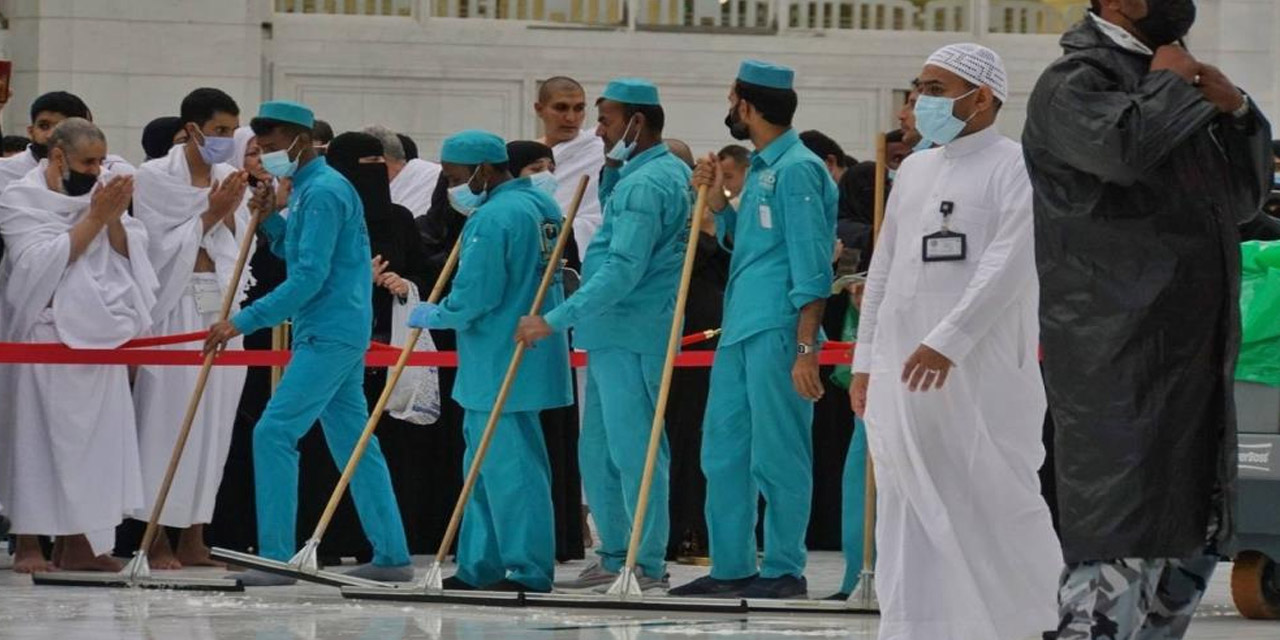 Mekke'de şiddetli yağış! Mescid-i Haram'da yağmur altında tavaf
