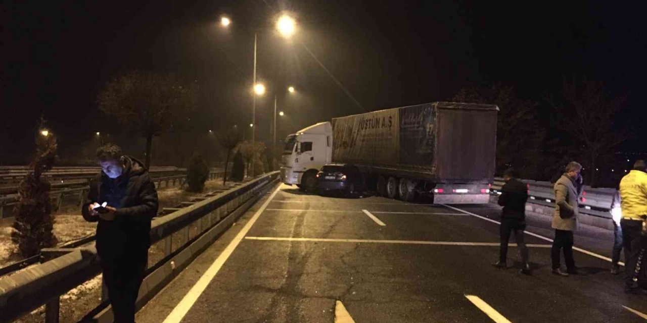 Buzlu yolda 5 ayrı kaza! 9 yaralı