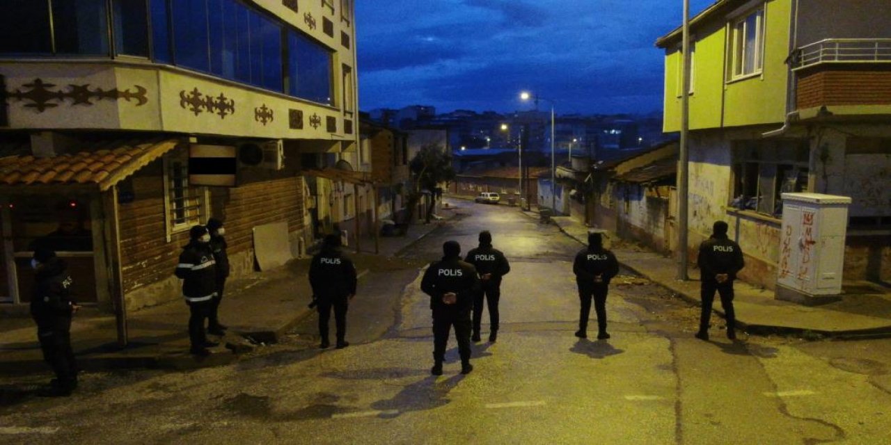 Bursa'da gece yarısı baskını: Sorguları sürüyor