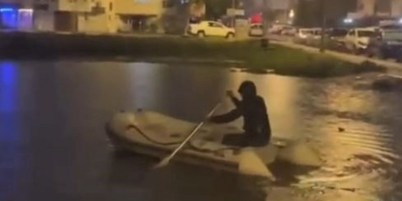 Antalya'da altyapı çöktü! Mahalle arasında batma tehlikesi yaşayan tekneleri çekiyoruz