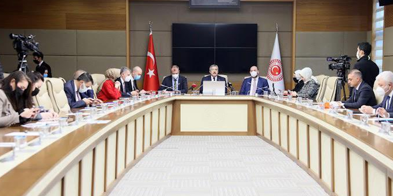 TGK Başkanı Kolaylı'dan 'internet kanunu acilen çıkarılsın' çağrısı