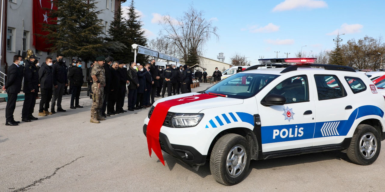 Konya Emniyeti filosuna 35 yeni araç! Dualarla birimlerine teslim edildi