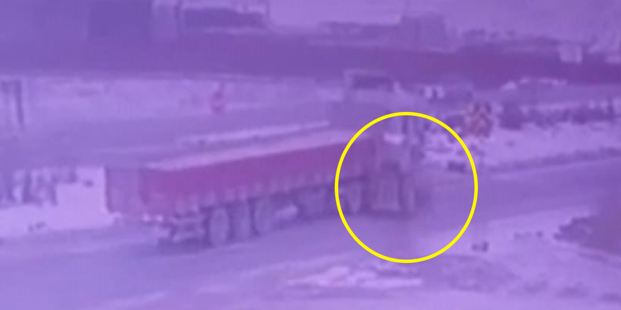 Konya yolunda tırın çarptığı traktör un ufak oldu! Görenler dehşete düştü