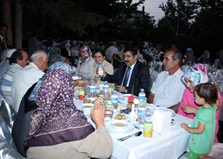 Valilikten şehit ailelerine iftar yemeği