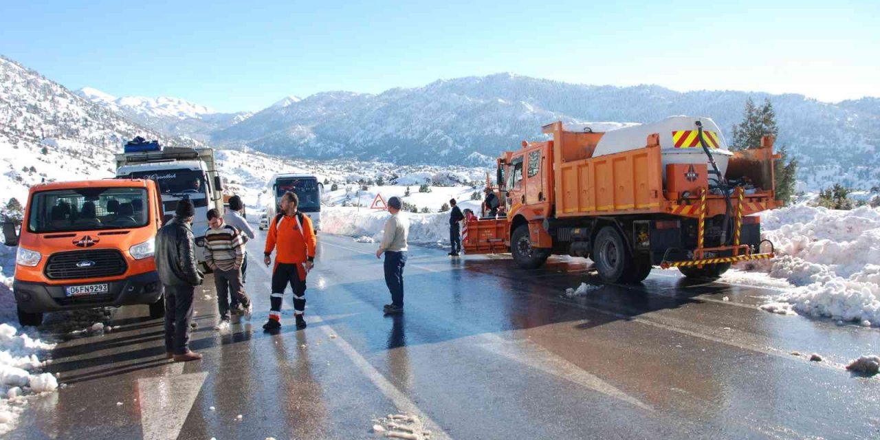 Konya-Antalya yolunda 48 saatlik bekleyiş bitti!