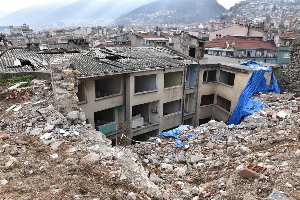 Depremde kimsenin zarar görmesi istenmiyor! Bursa Osmangazi'de yıkımlar sürüyor