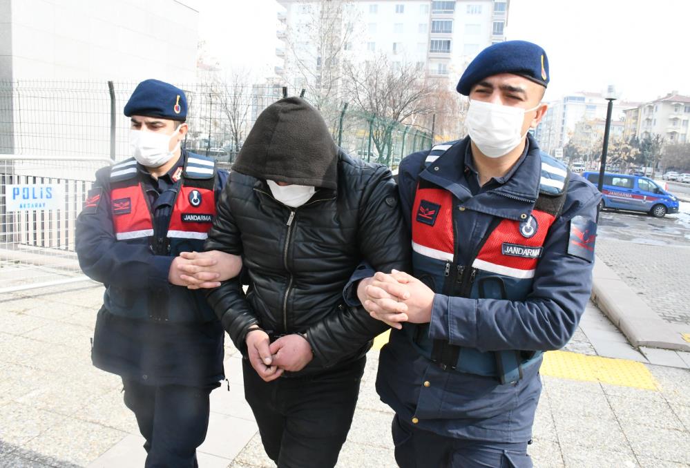 Aksaray'da uyuşturucu satarken yakalanan torbacının itirazı polisi bile şaşırttı