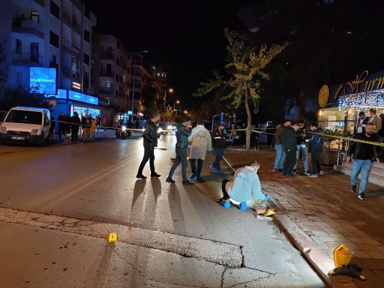 Antalya'da dün gece! Kavgalı taraflar bir araya geldi kan aktı