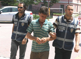 Otobüsdeki yağ kutusundan esrar çıktı