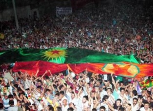 PKK ve konfederalizm bayrağı açtılar