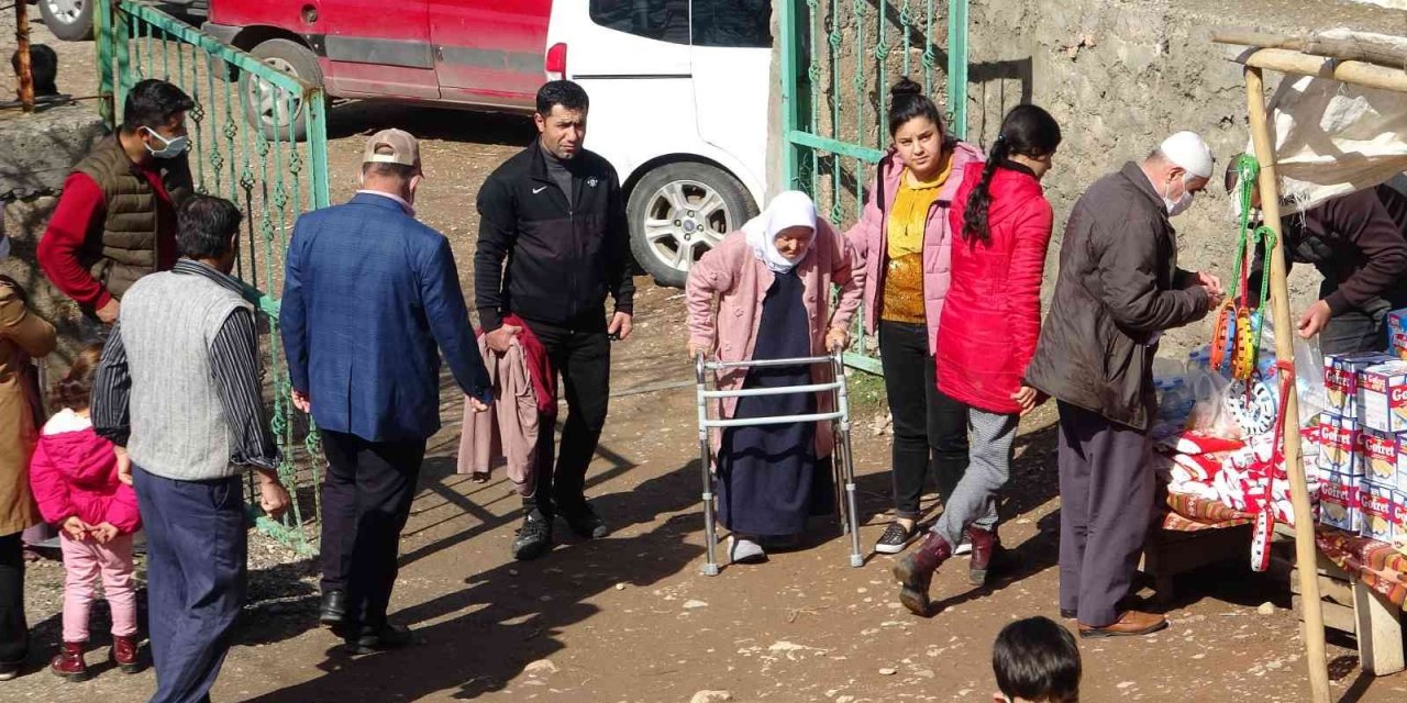 Sedyeyle gelen yürüyerek çıkıyor! İşte dünyanın her yerinden felçlilerin akın ettiği türbenin hikayesi